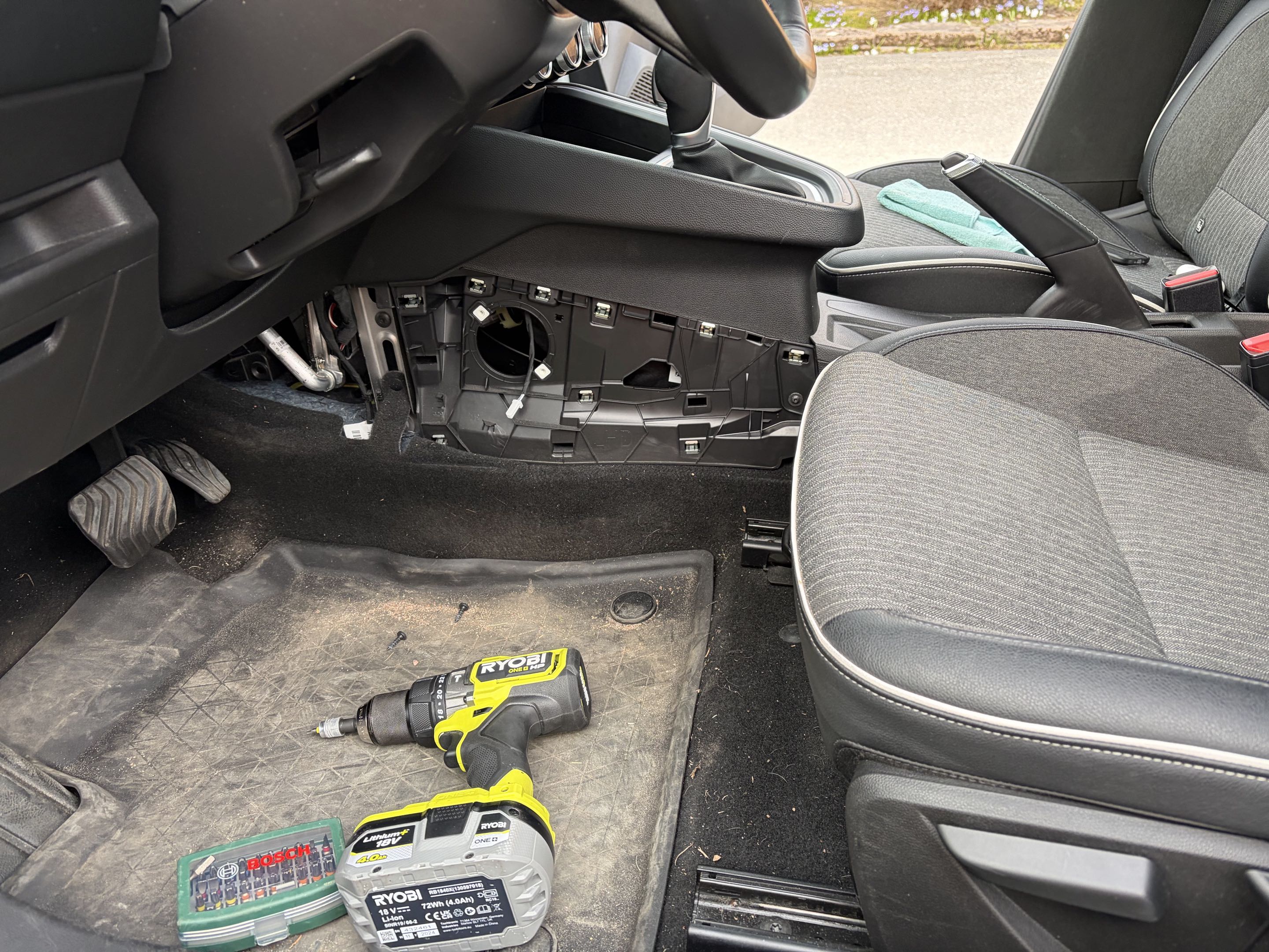 Renault Clio V interiörinstallation